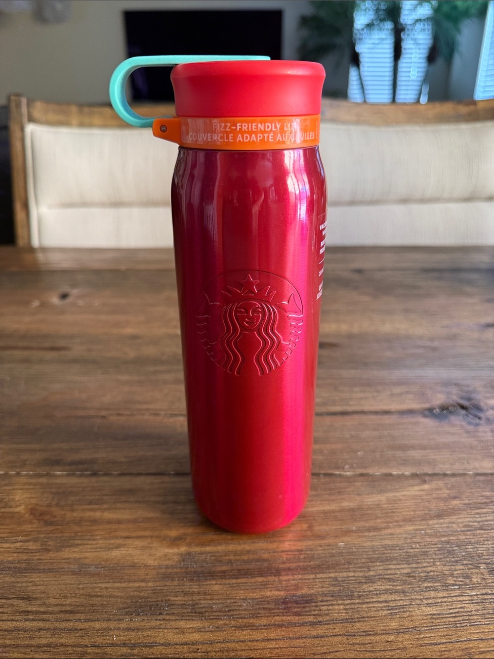 Starbucks vacuum insulated fizz lid hot or cold bottle.